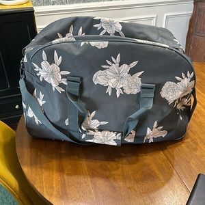 Large Roxy Travel Bag with Shoe Compartment